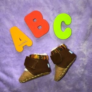 TOMS Timy Cuna Faux Fur Crib Bootie